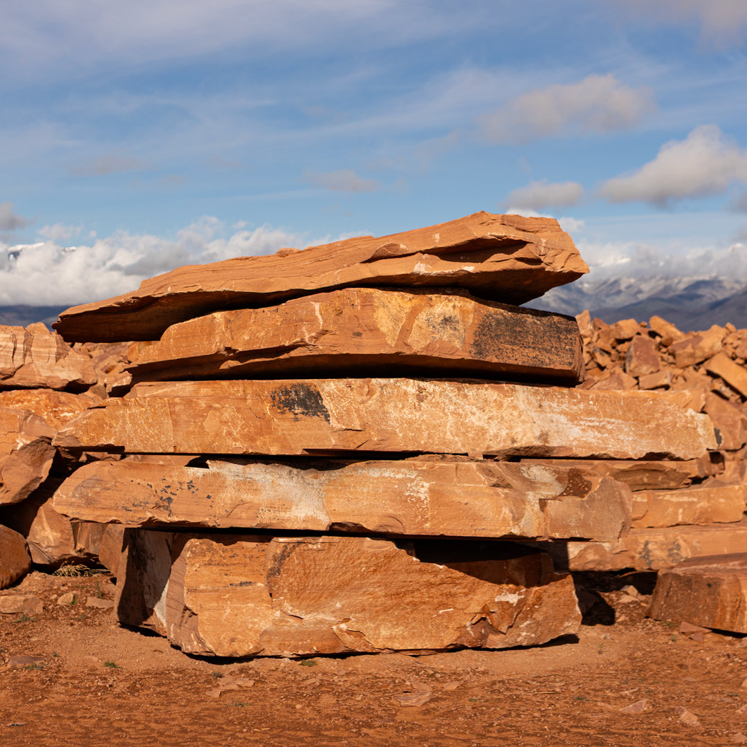 Cherokee Red Sandstone 8-18” Landscape Slabs