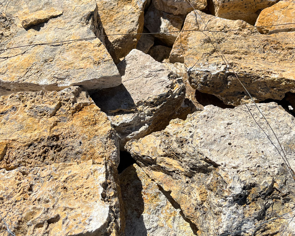 Honey Crest Travertine 1–3" Ridgestone